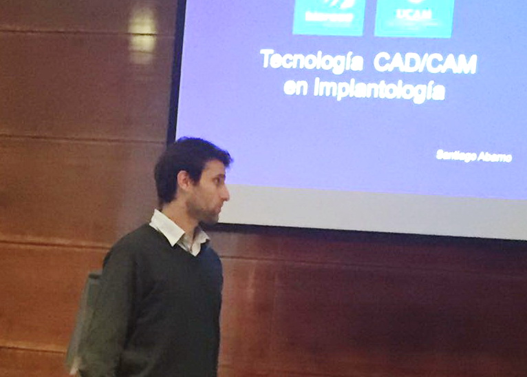 El Dr. Santiago Abarno disertó sobre » Tecnología CAD/CAM en la implantogía «